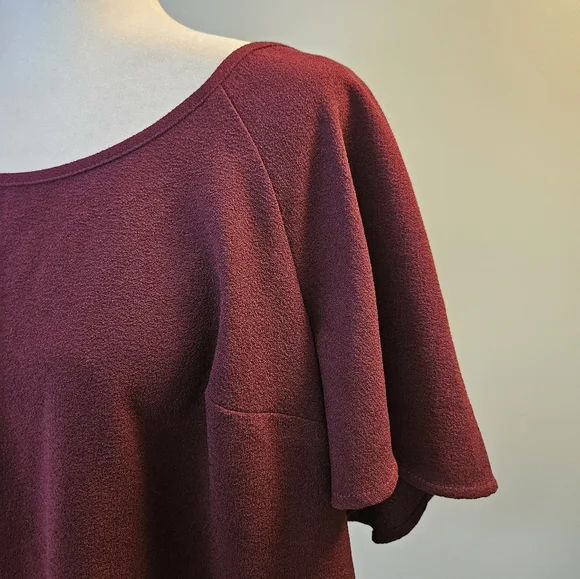 Torrid Burgundy Women's Size 2 Crop Top Shirt New With Tags - Picture 2 of 12